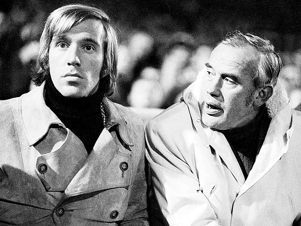 Gunter Netzer, trench coats, crowd, SD Desktop Wallpaper