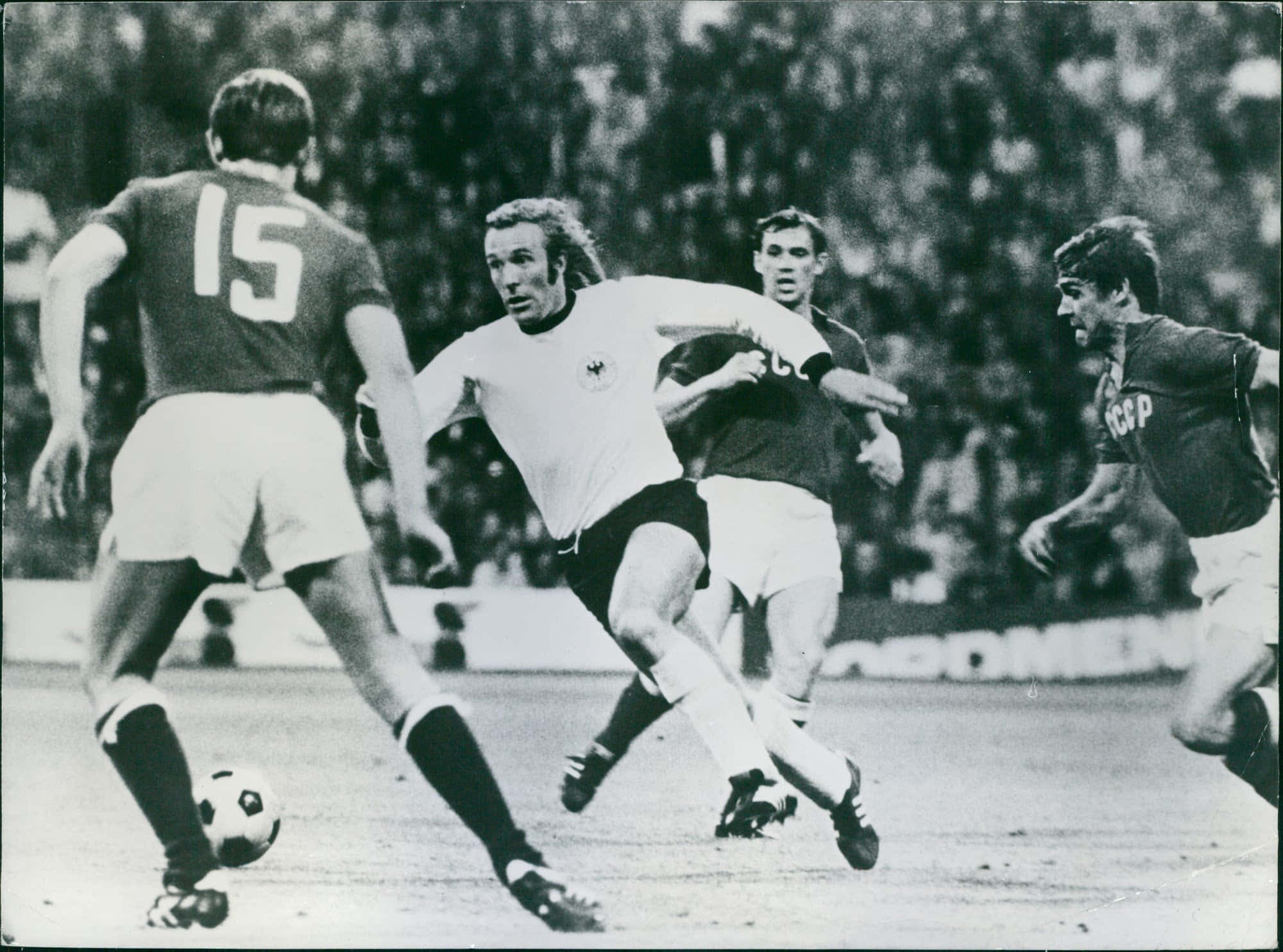 Gunter Netzer, 1972, white jersey, Full HD Desktop Wallpaper