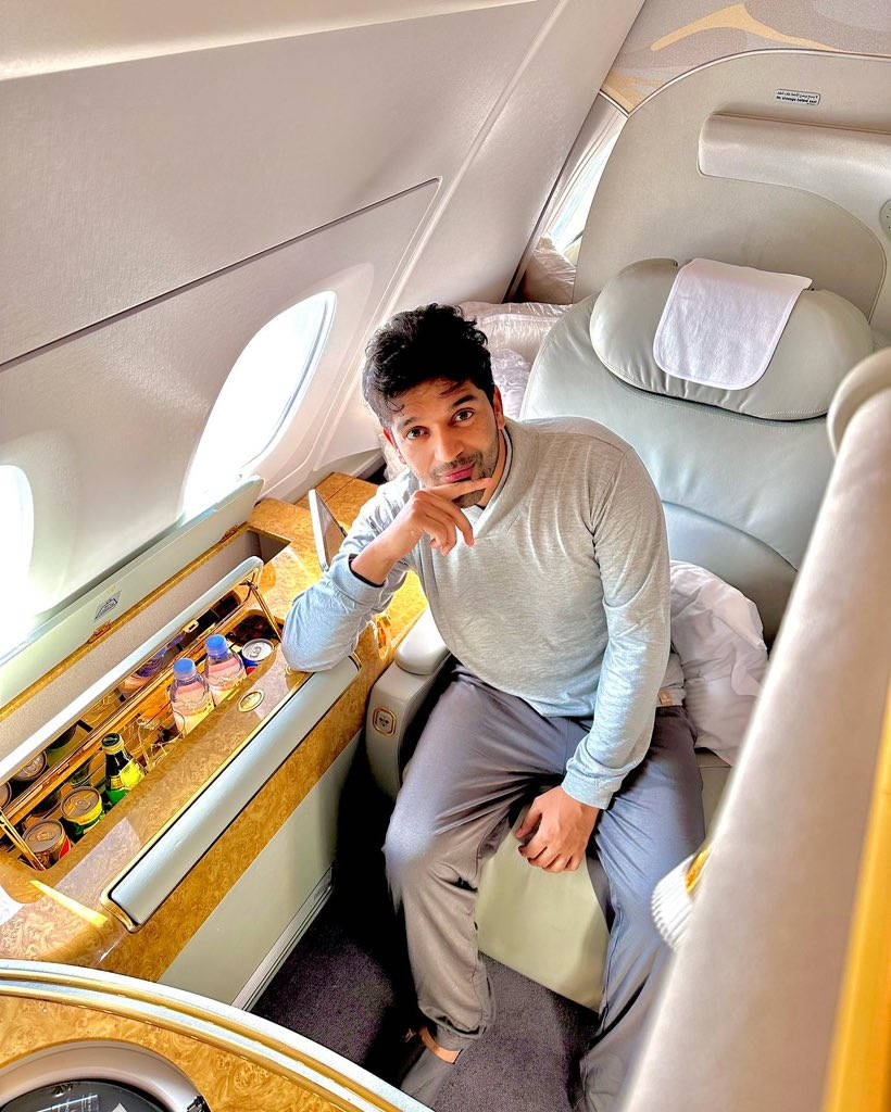 Guru Randhawa, first-class seat, luxurious airplane, SD Phone Wallpaper