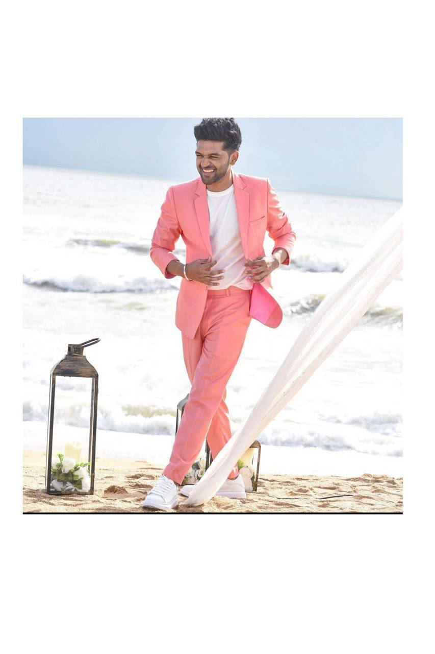 Guru Randhawa, coral suit, sunny beach, HD Phone Wallpaper
