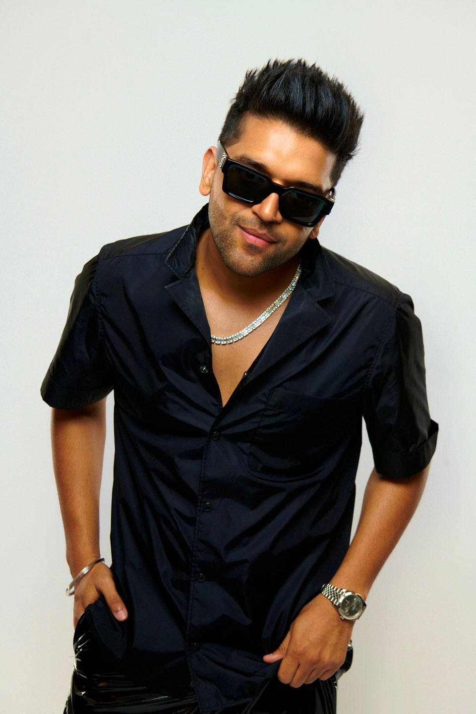Guru Randhawa, black sunglasses, shiny shirt, HD Phone Wallpaper