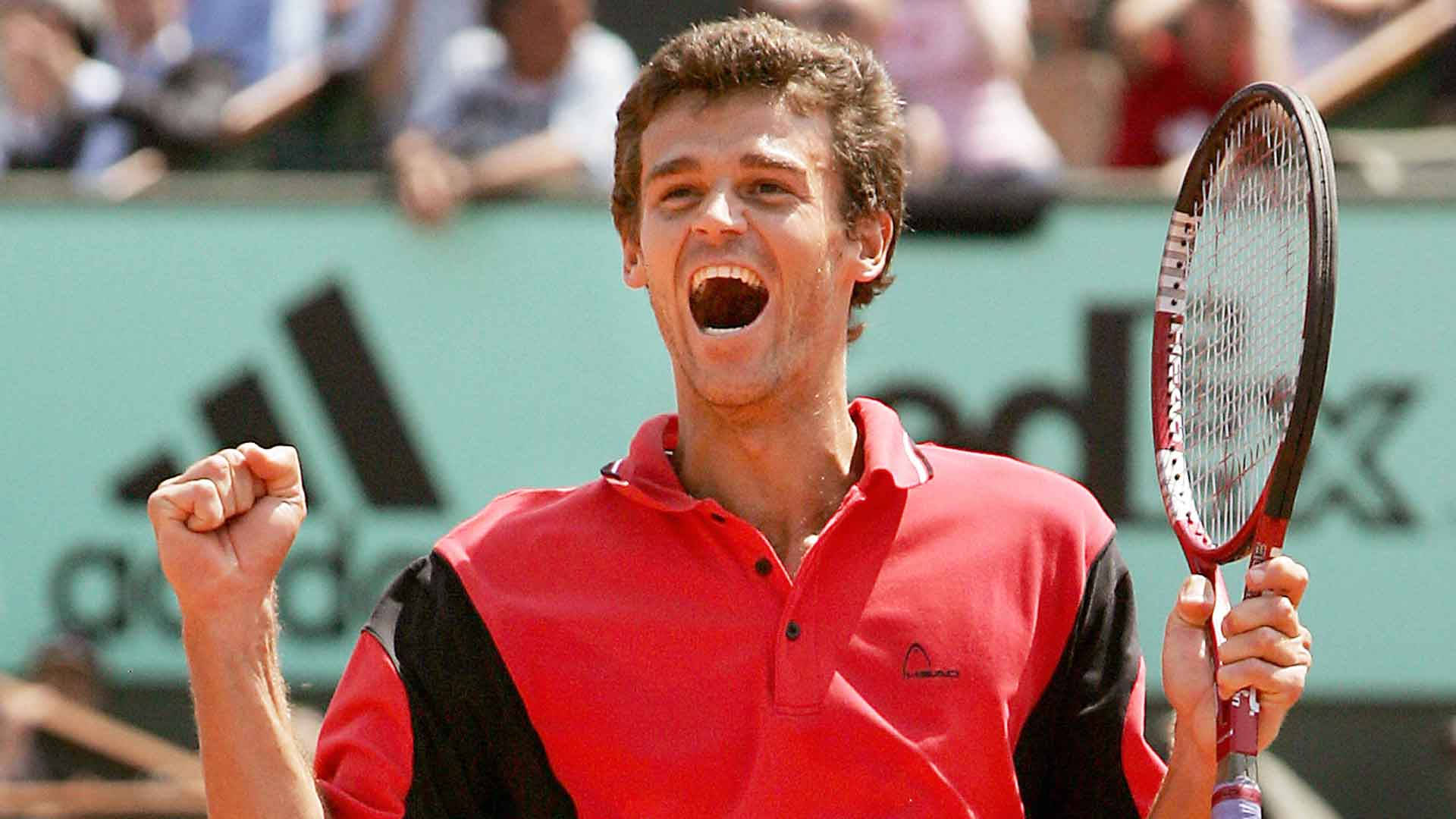 Gustavo Kuerten, red shirt, clenched fist, Full HD Desktop Wallpaper
