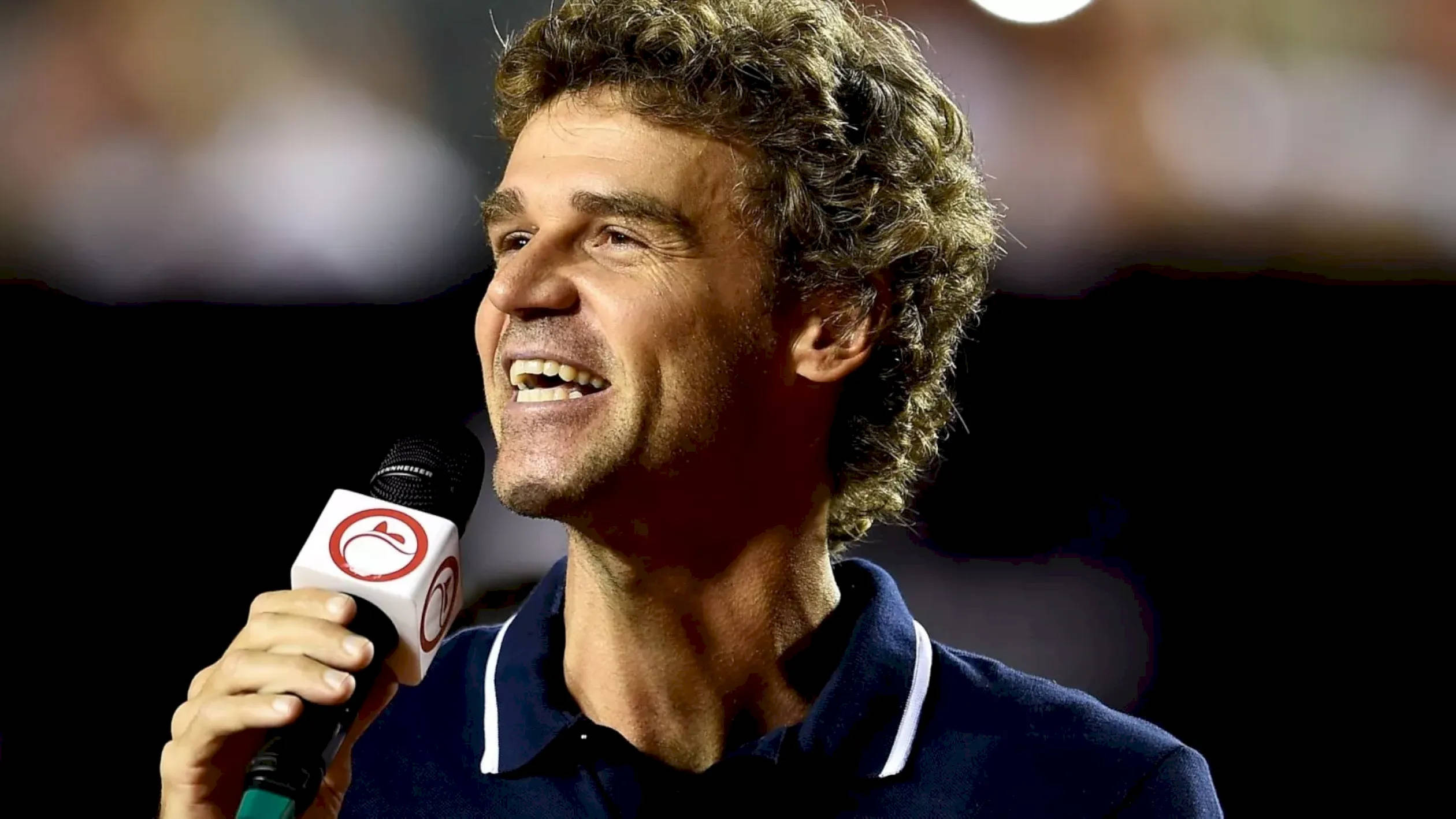Gustavo Kuerten, microphone, curly hair, Full HD Desktop Wallpaper