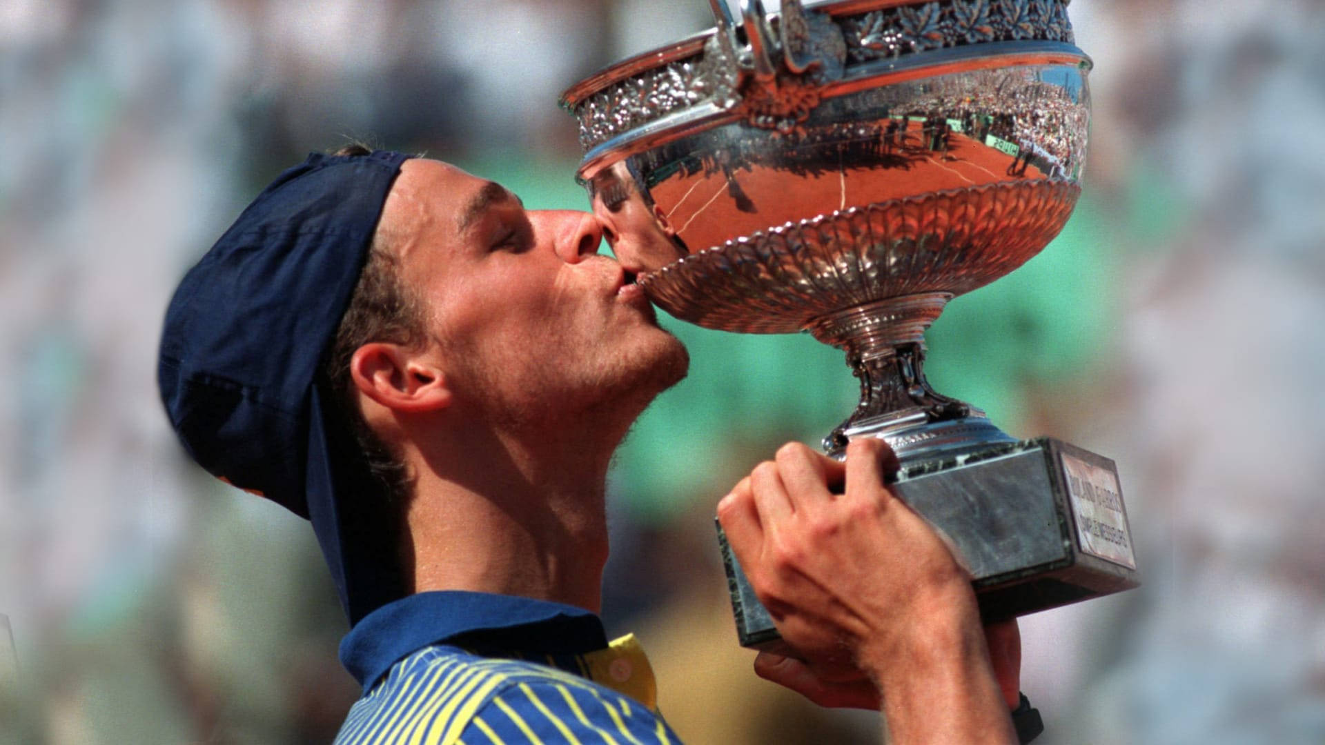 Gustavo Kuerten, silver trophy, blue cap, Full HD Desktop Wallpaper