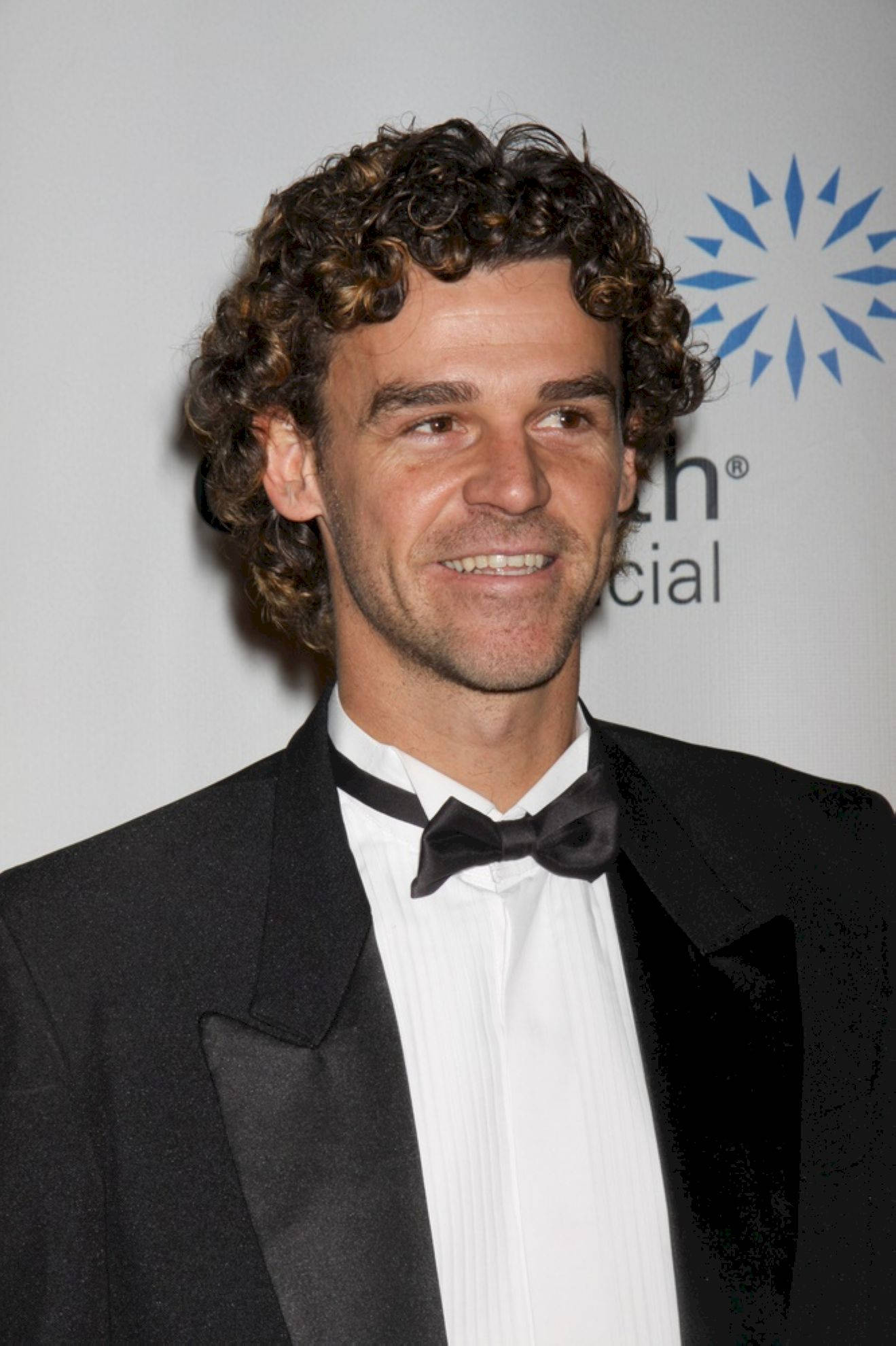 Gustavo Kuerten, black tuxedo, bow tie, Full HD Phone Wallpaper