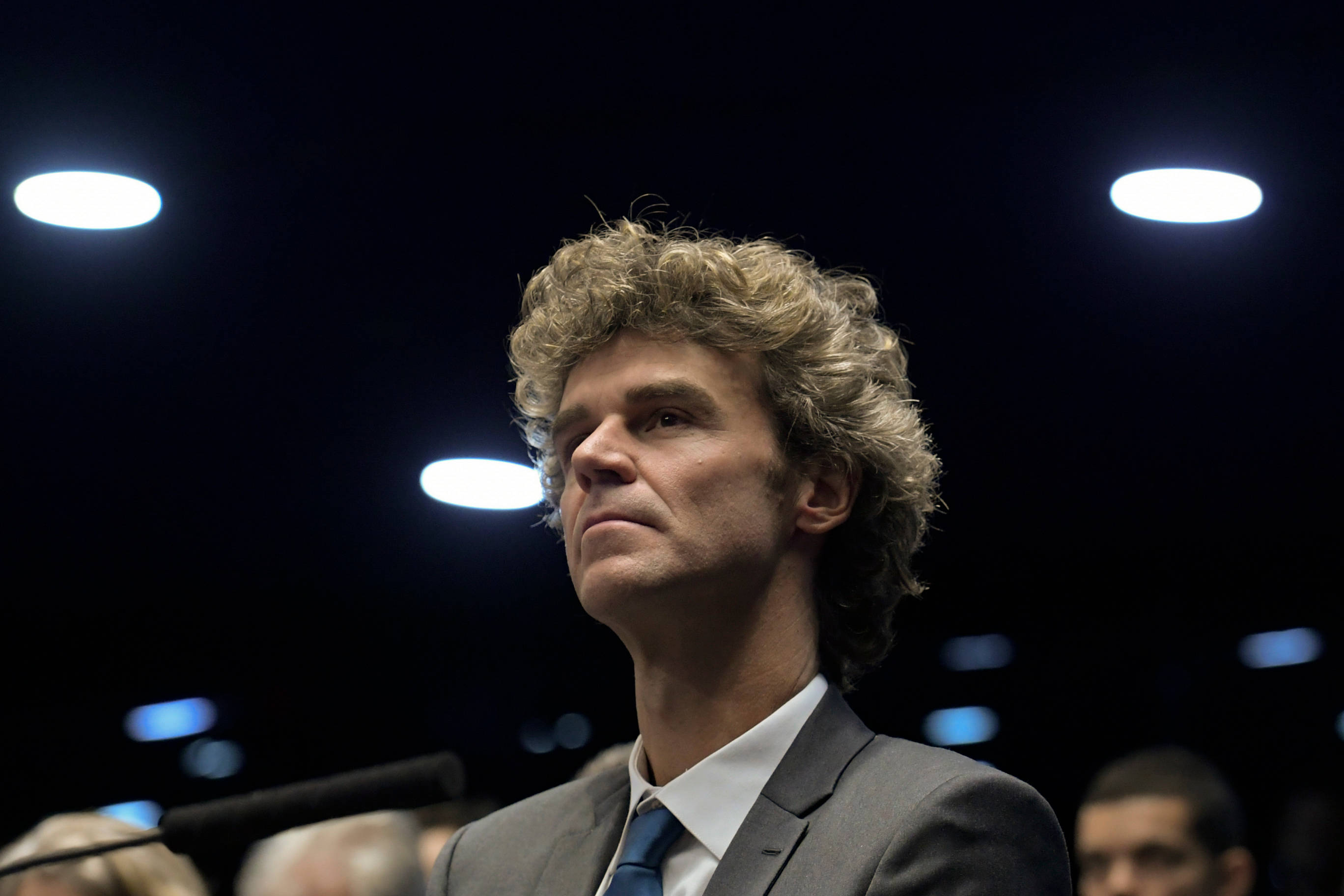 Gustavo Kuerten, blazer, tie, 2K Desktop Wallpaper