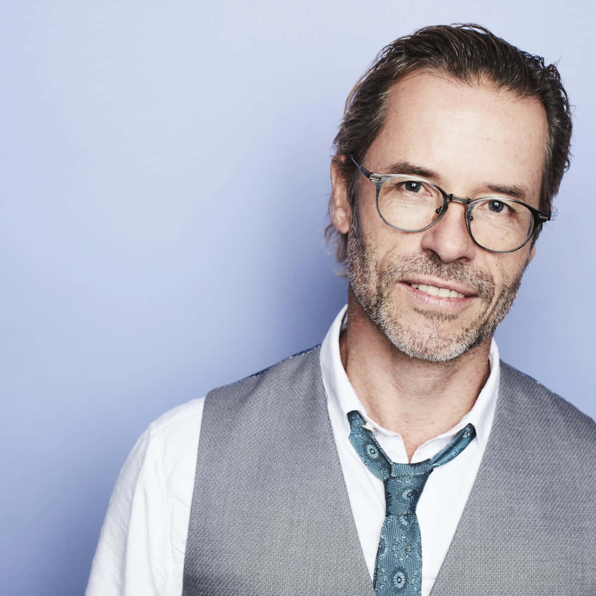 Guy Pearce, middle-aged man, glasses, SD Desktop Wallpaper