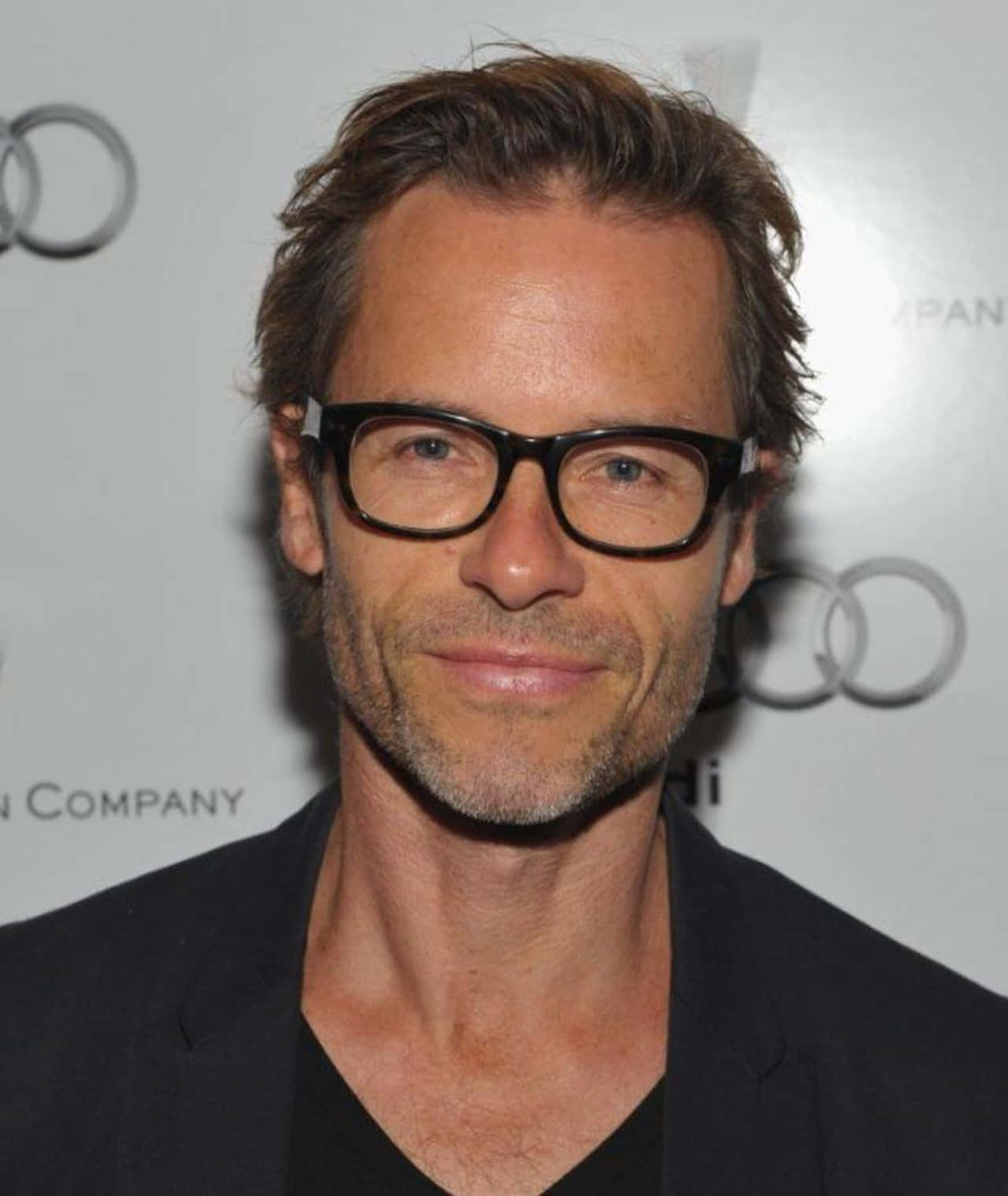 Guy Pearce, glasses, stubble, HD Phone Wallpaper