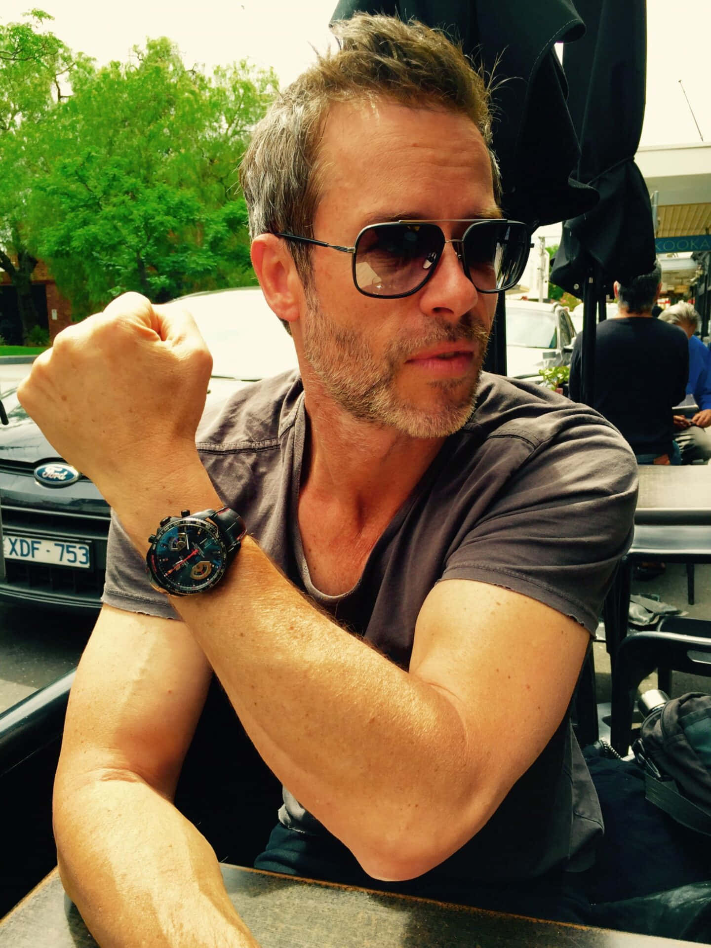 Guy Pearce, sunglasses, watch, Full HD Phone Wallpaper