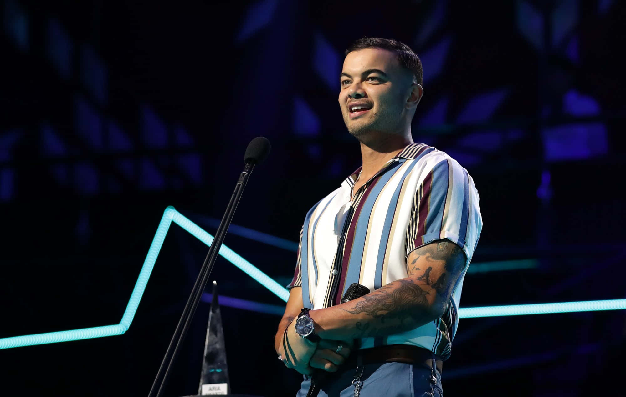 Guy Sebastian, dark stage, microphone, Full HD Desktop Wallpaper