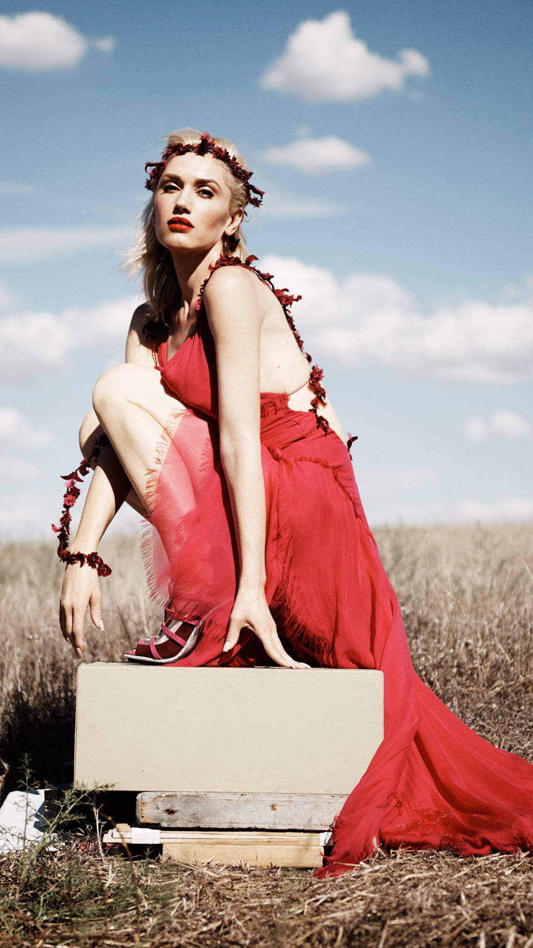 Gwen Stefani, red floral tulle, floral crown, Full HD Phone Wallpaper