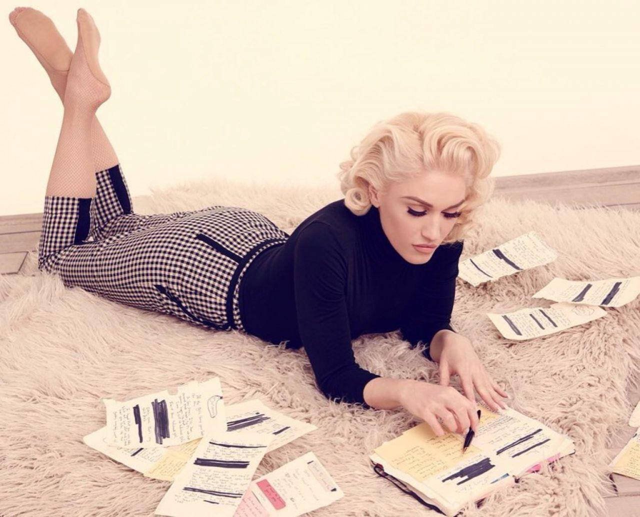 Gwen Stefani, checkered pants, fluffy rug, HD Desktop Wallpaper