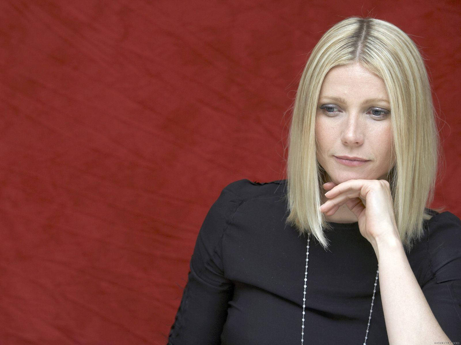 Gwyneth Paltrow, blonde hair, chin on hand, HD Desktop Wallpaper