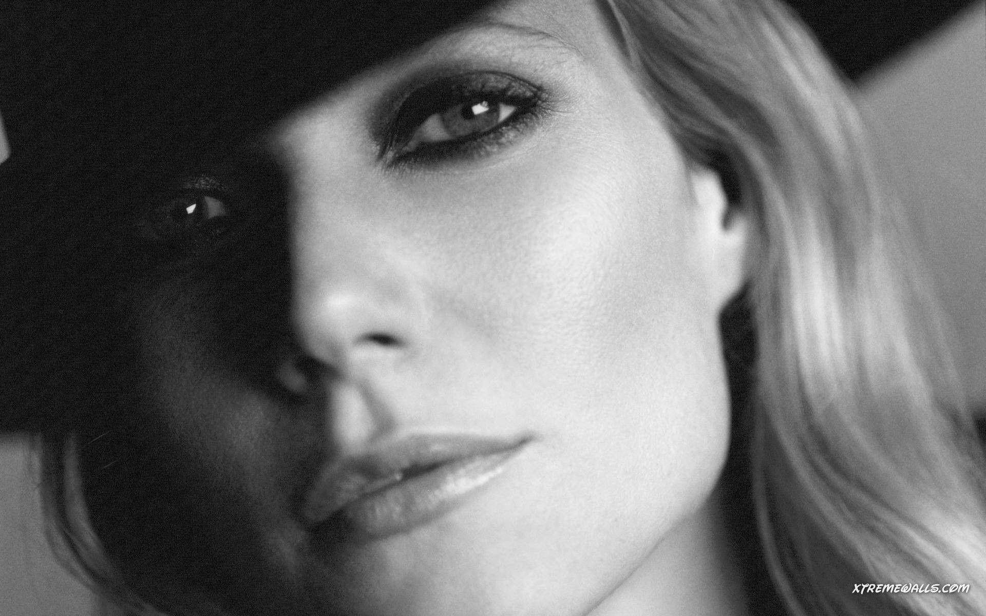Gwyneth Paltrow, black and white, close-up, Full HD Desktop Wallpaper