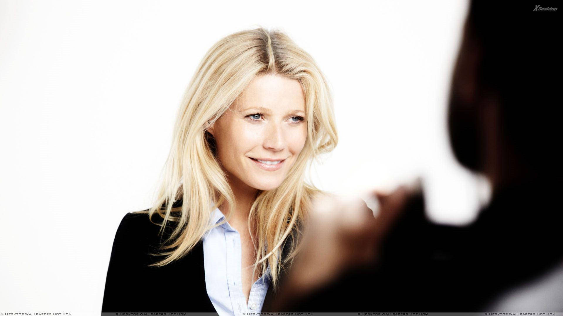 Gwyneth Paltrow, black blazer, stark white background, Full HD Desktop Wallpaper