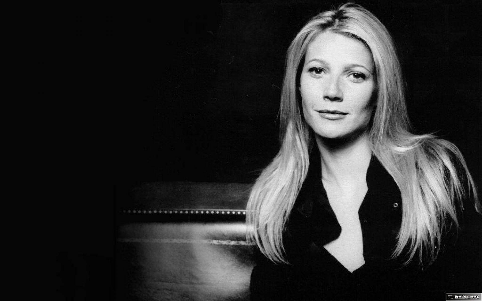 Gwyneth Paltrow, black and white portrait, long blonde hair, Full HD Desktop Wallpaper