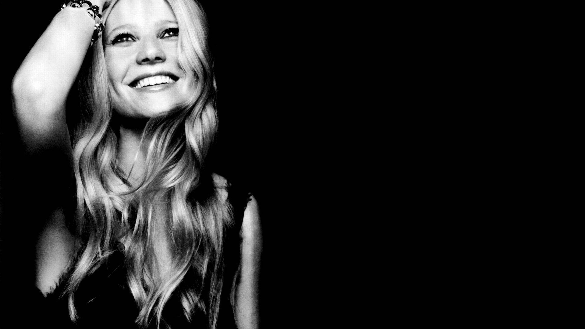 Gwyneth Paltrow, wavy hair, black and white, Full HD Desktop Wallpaper