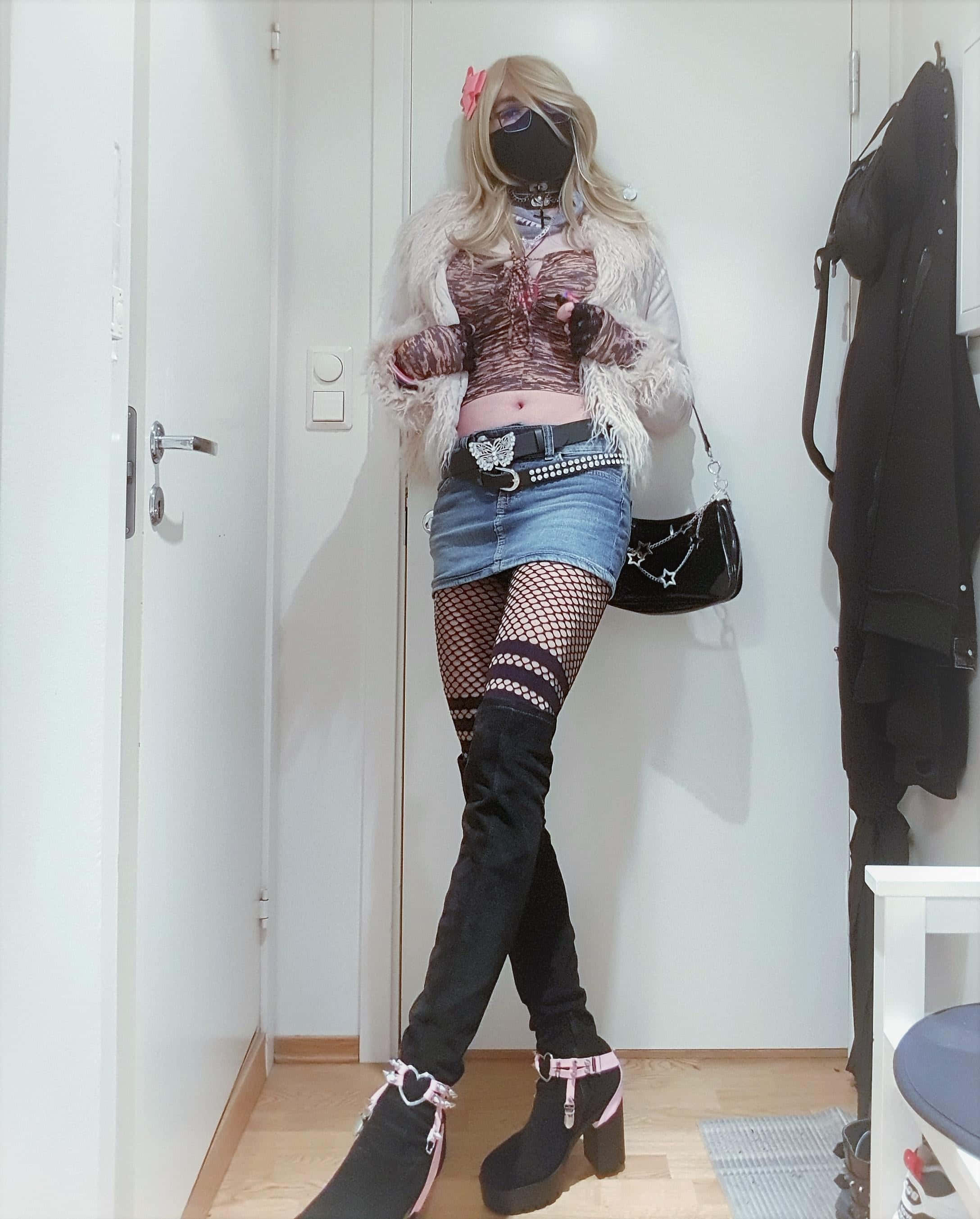 Gyaru Fashion, fishnet tights, thigh-high boots, 2K Phone Wallpaper