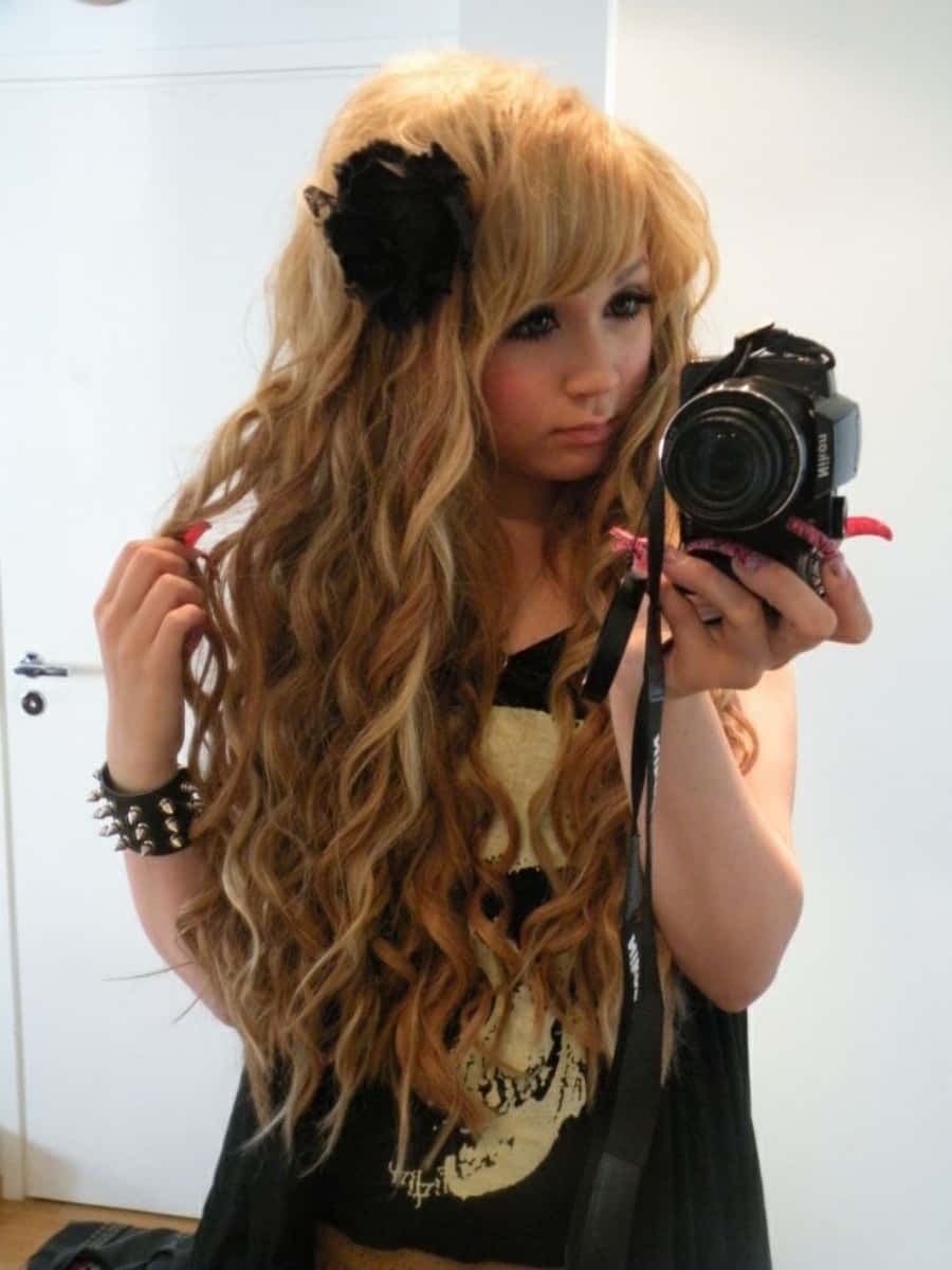Gyaru, long wavy blonde hair, black flower clip, SD Phone Wallpaper