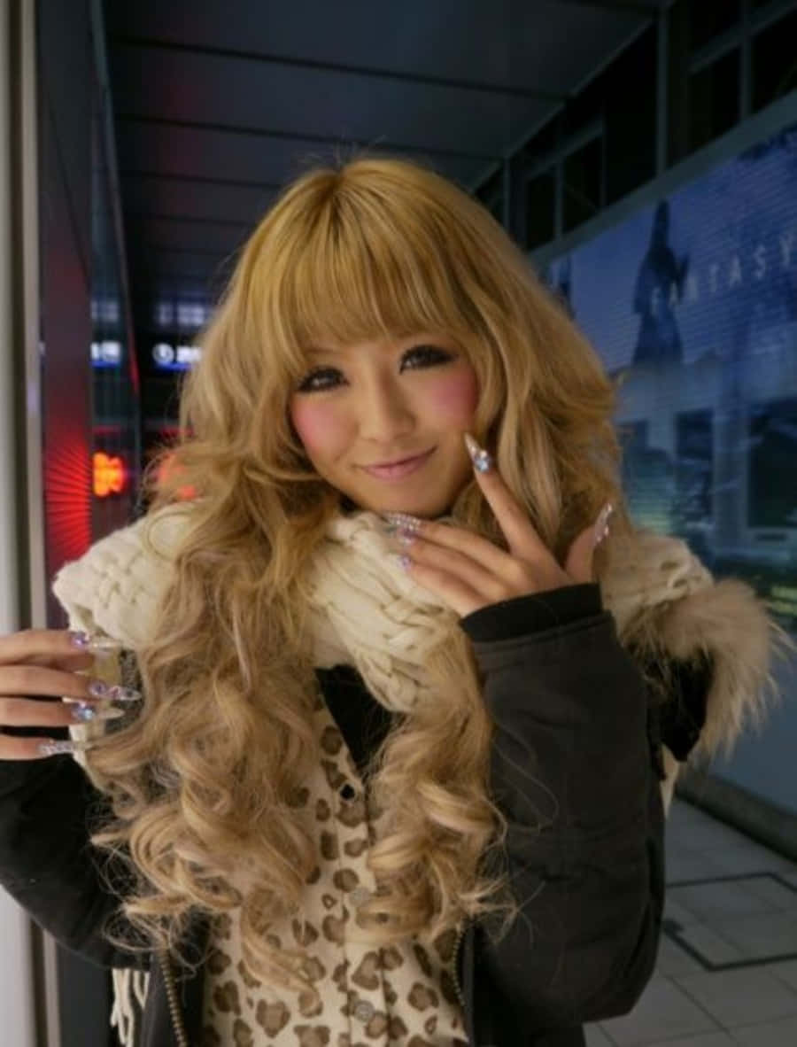 Gyaru, leopard print top, fluffy scarf, SD Phone Wallpaper