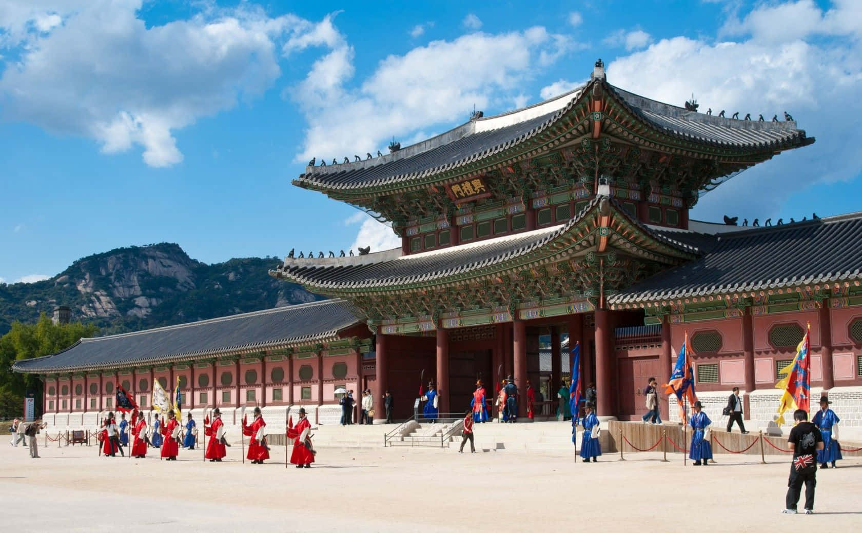 Gyeongbokgung Palace, ornate roof, red pillars, HD Desktop Wallpaper