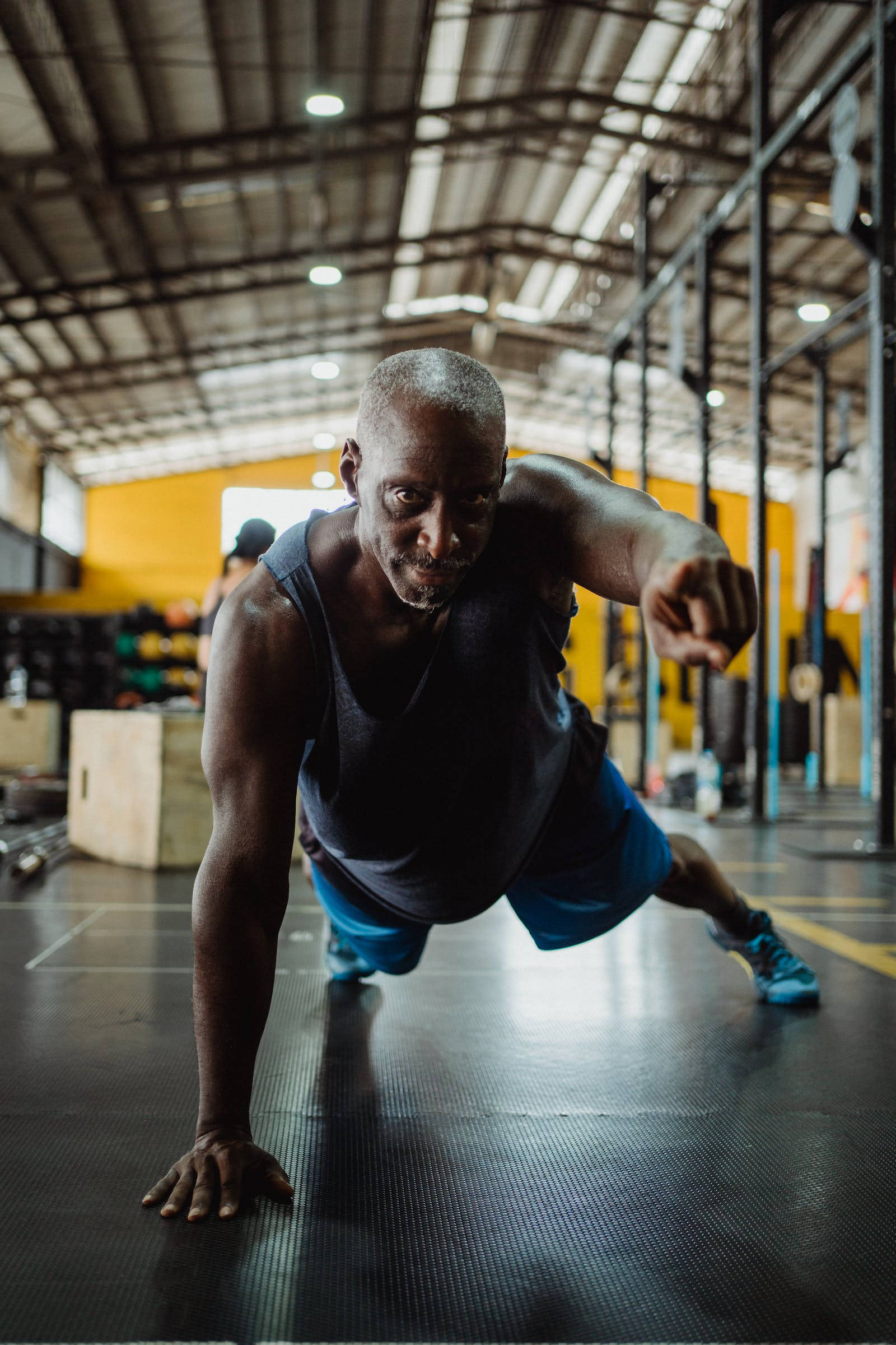 push-up, well-equipped gym, industrial ceiling beams, Full HD Phone Wallpaper