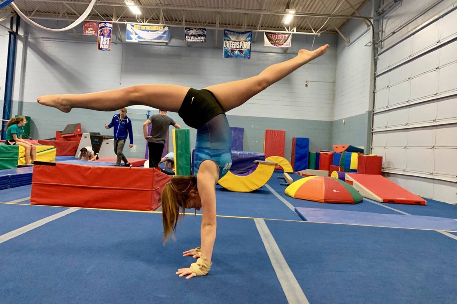 gymnastics, bridge kickover, handstand split, HD Desktop Wallpaper