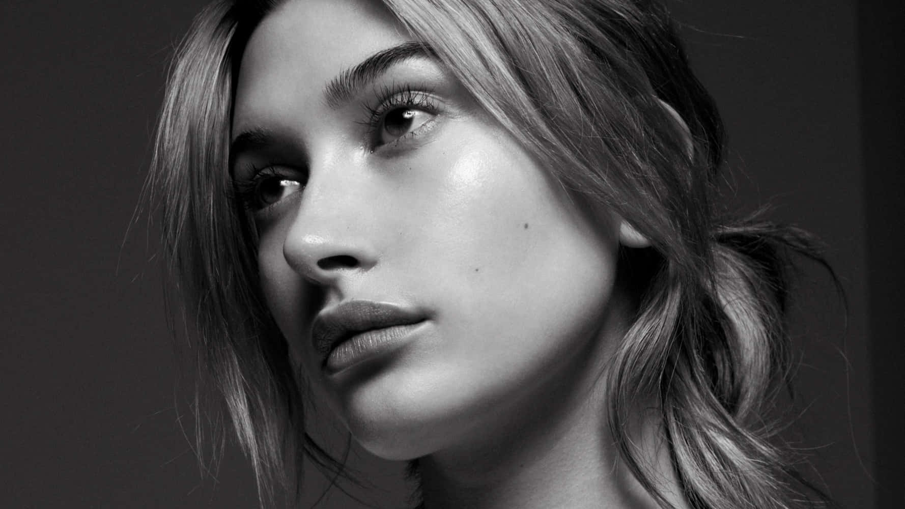 Hailey Baldwin, elegant black dress, black and white portrait, HD Desktop Wallpaper