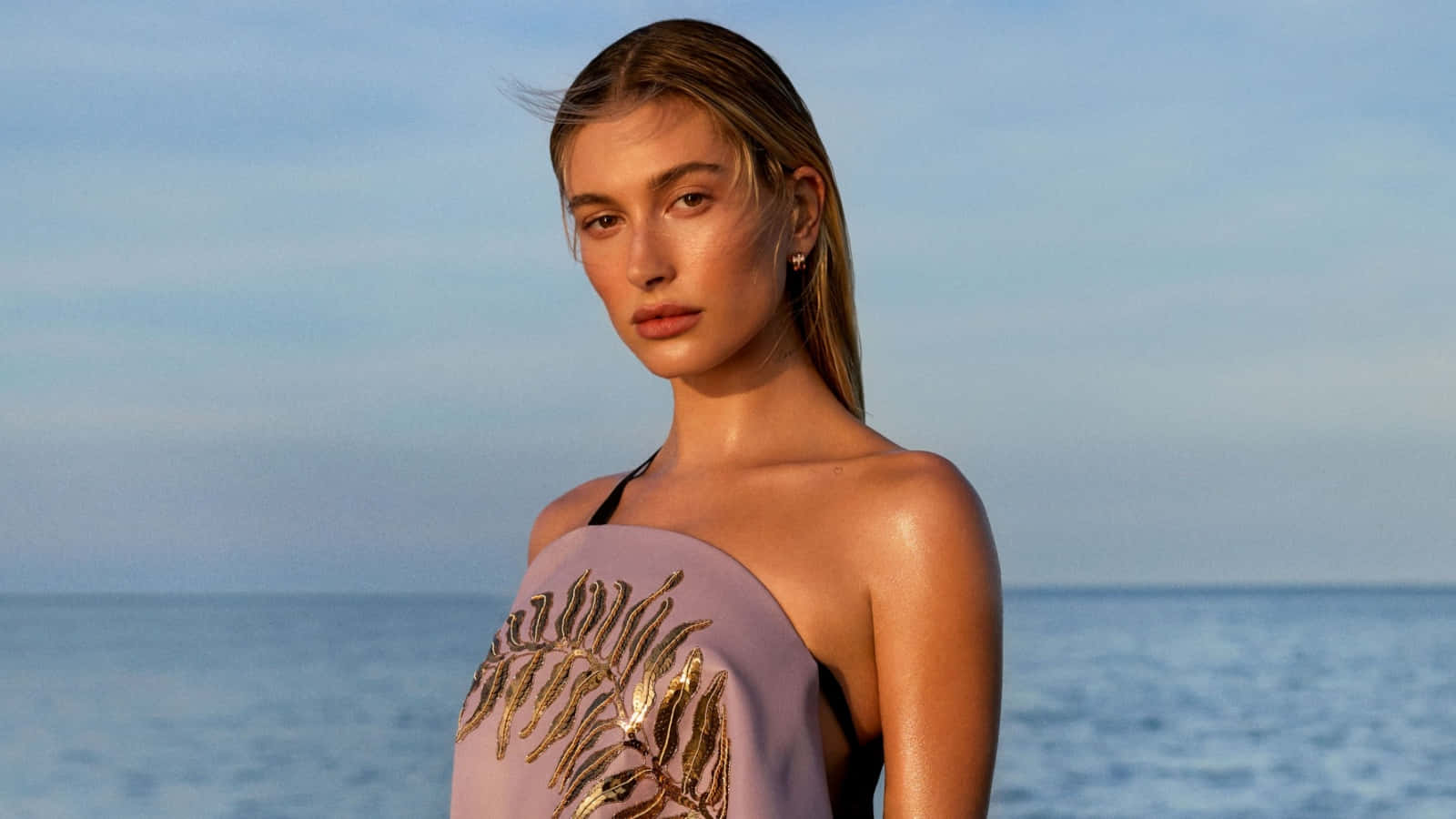 Hailey Baldwin, lavender leaf-embroidered top, ocean, HD Desktop Wallpaper