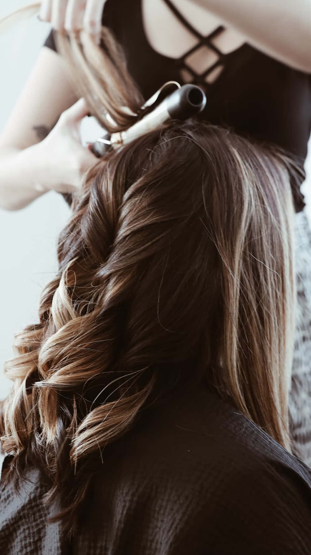 curling iron, long brown hair, stylist, HD Phone Wallpaper