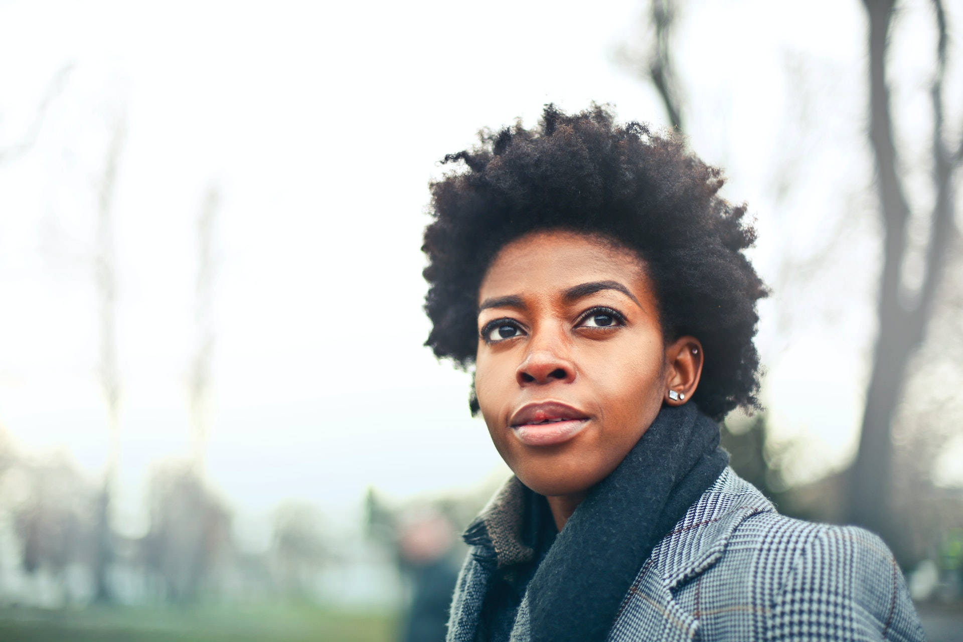 black woman, natural afro hair, muted winter park, Full HD Desktop Wallpaper