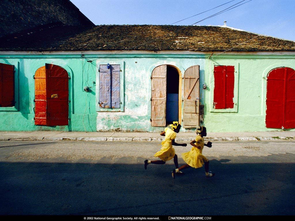 Haiti, green building, yellow dresses, SD Desktop Wallpaper