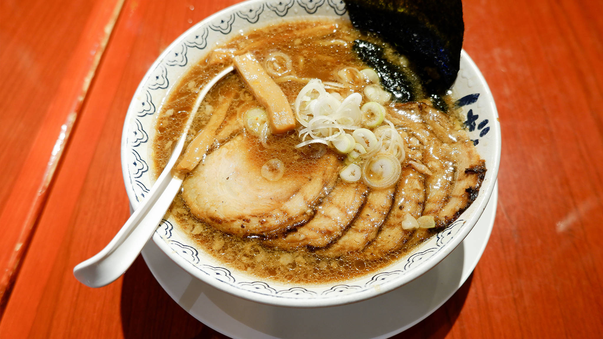 Hakata Ramen, oily broth, sliced pork, Full HD Desktop Wallpaper
