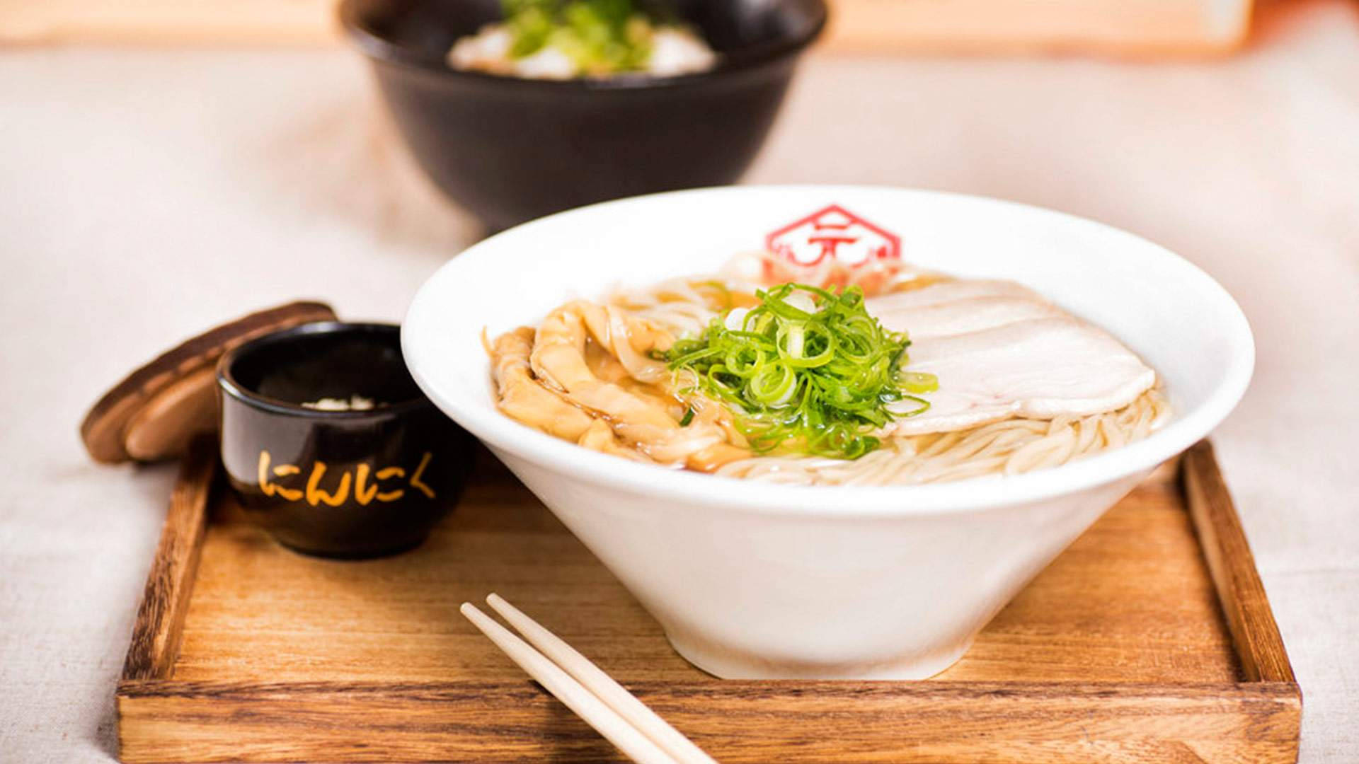 Hakata Ramen, white dining ware, wooden tray, Full HD Desktop Wallpaper