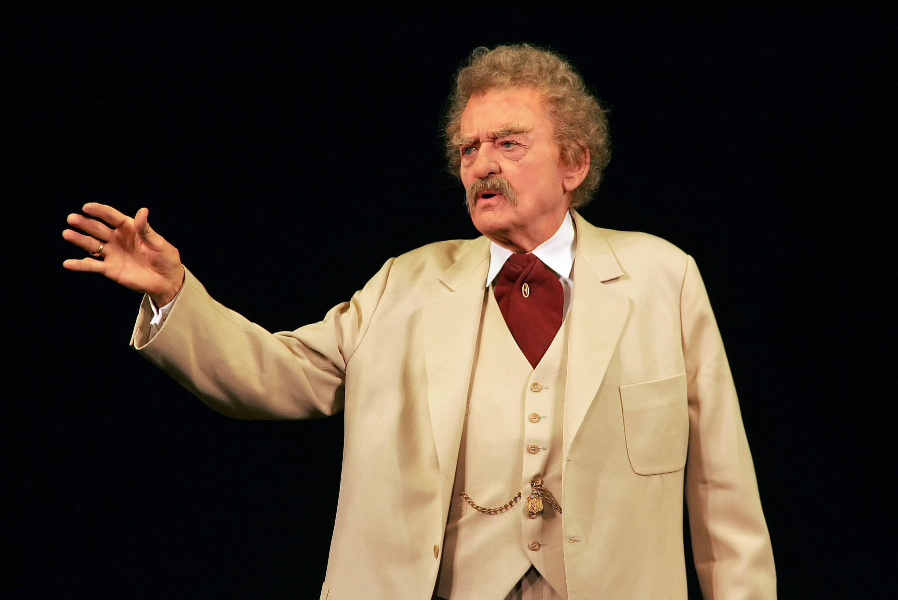 Hal Holbrook, beige suit, red tie, HD Desktop Wallpaper