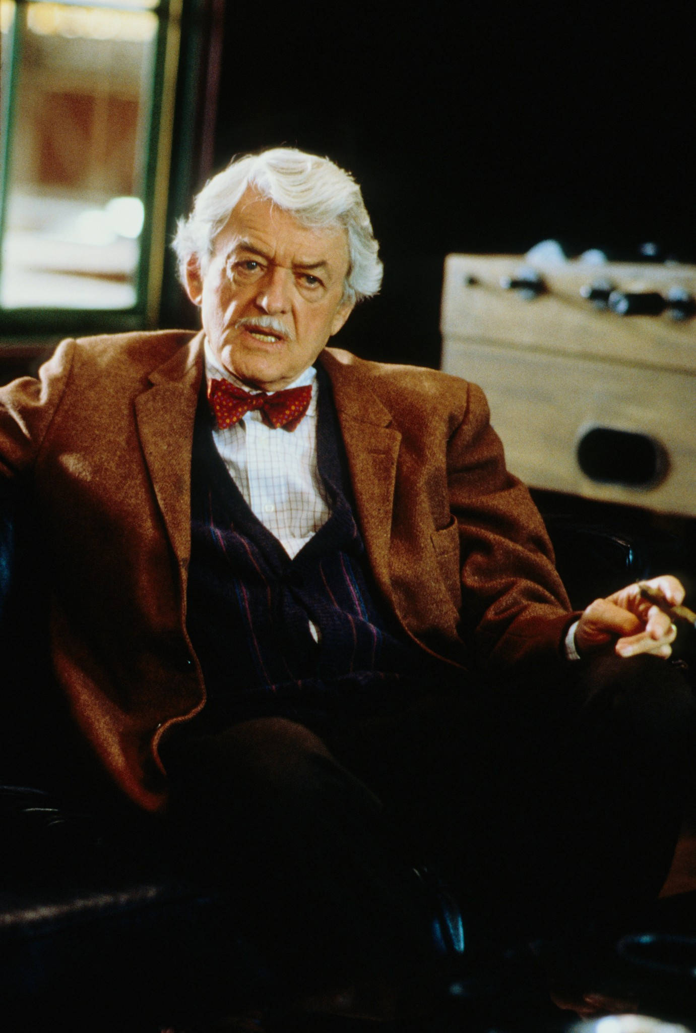 Hal Holbrook, cigar, white hair, Full HD Phone Wallpaper