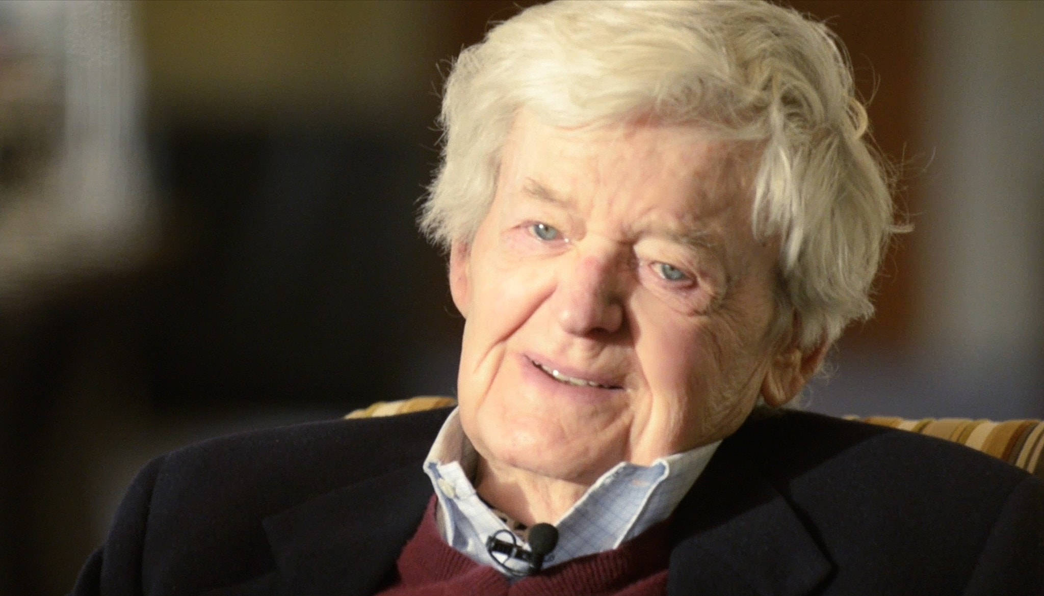 Hal Holbrook, striped armchair, dark blazer, Full HD Desktop Wallpaper