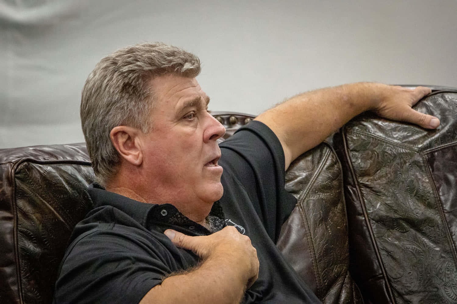 Hal Sutton, dark brown leather couch, graying hair, HD Desktop Wallpaper