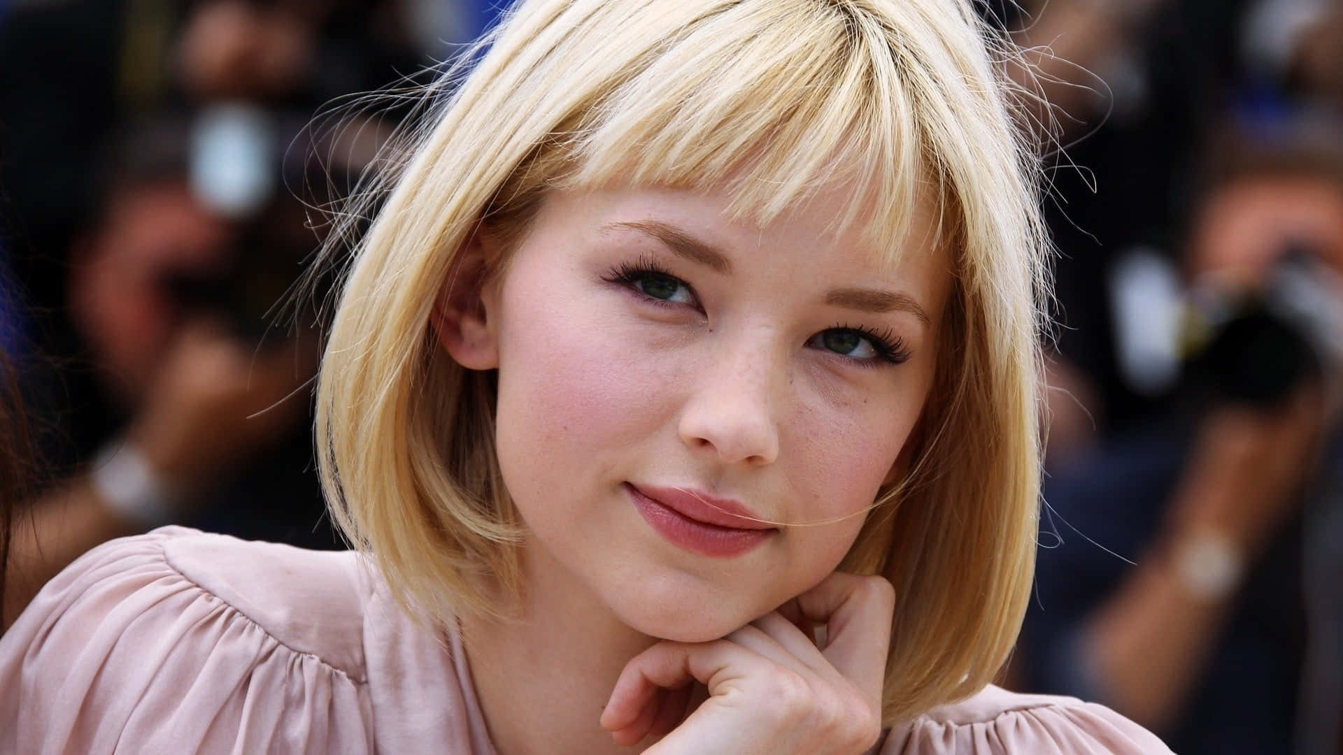 Haley Bennett, blonde hair, bangs, Full HD Desktop Wallpaper