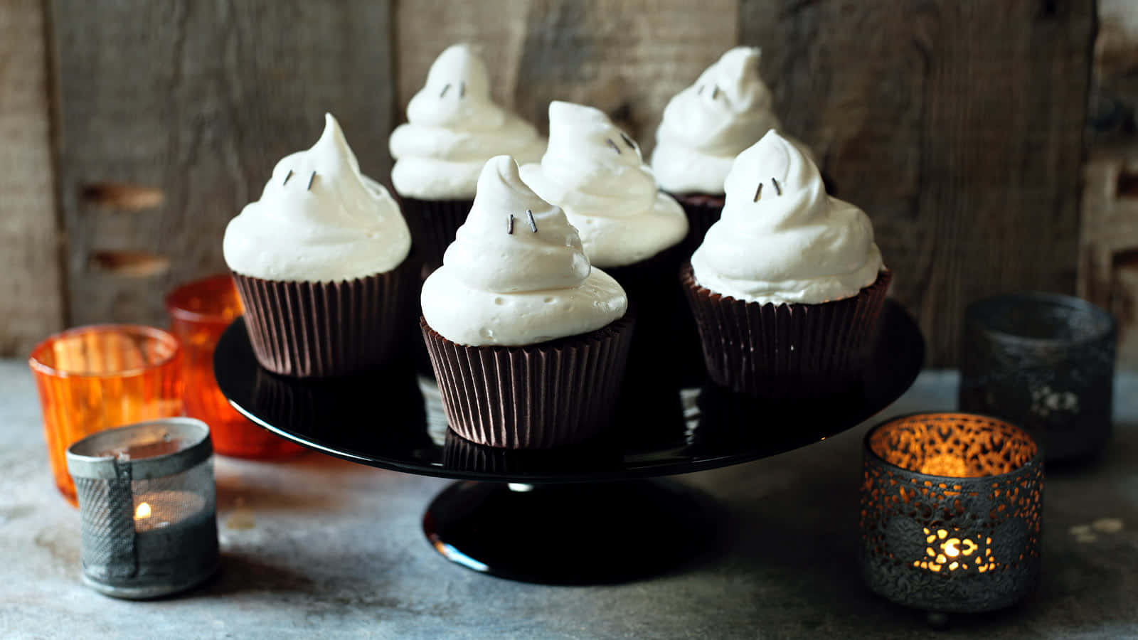Halloween cupcakes, ghost-faced cupcakes, white meringue tops, HD Desktop Wallpaper