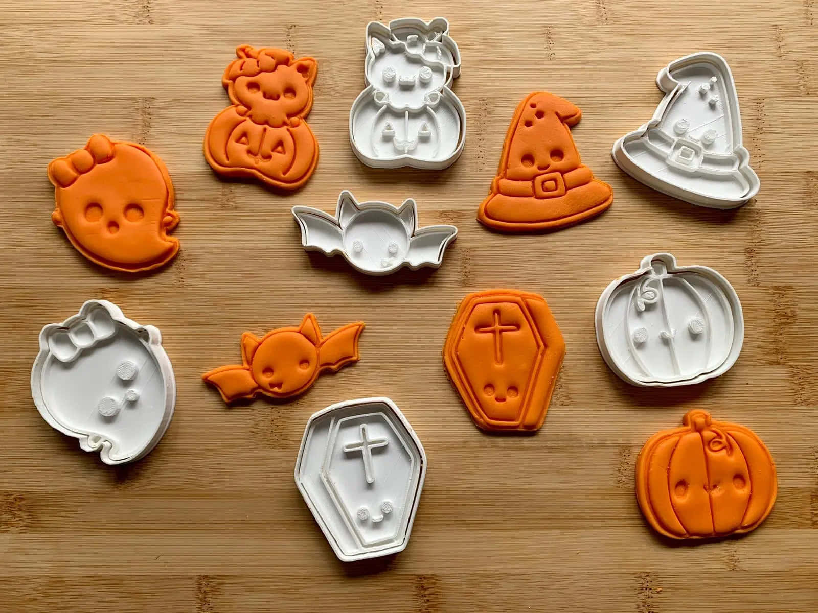 Halloween cookie cutters, pumpkins, bats, HD Desktop Wallpaper