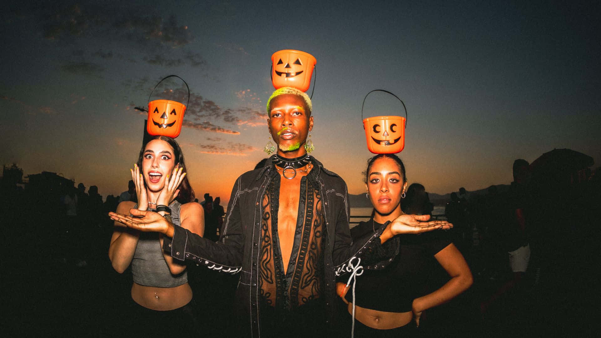 jack-o'-lantern buckets, twilight sky, three people, Full HD Desktop Wallpaper
