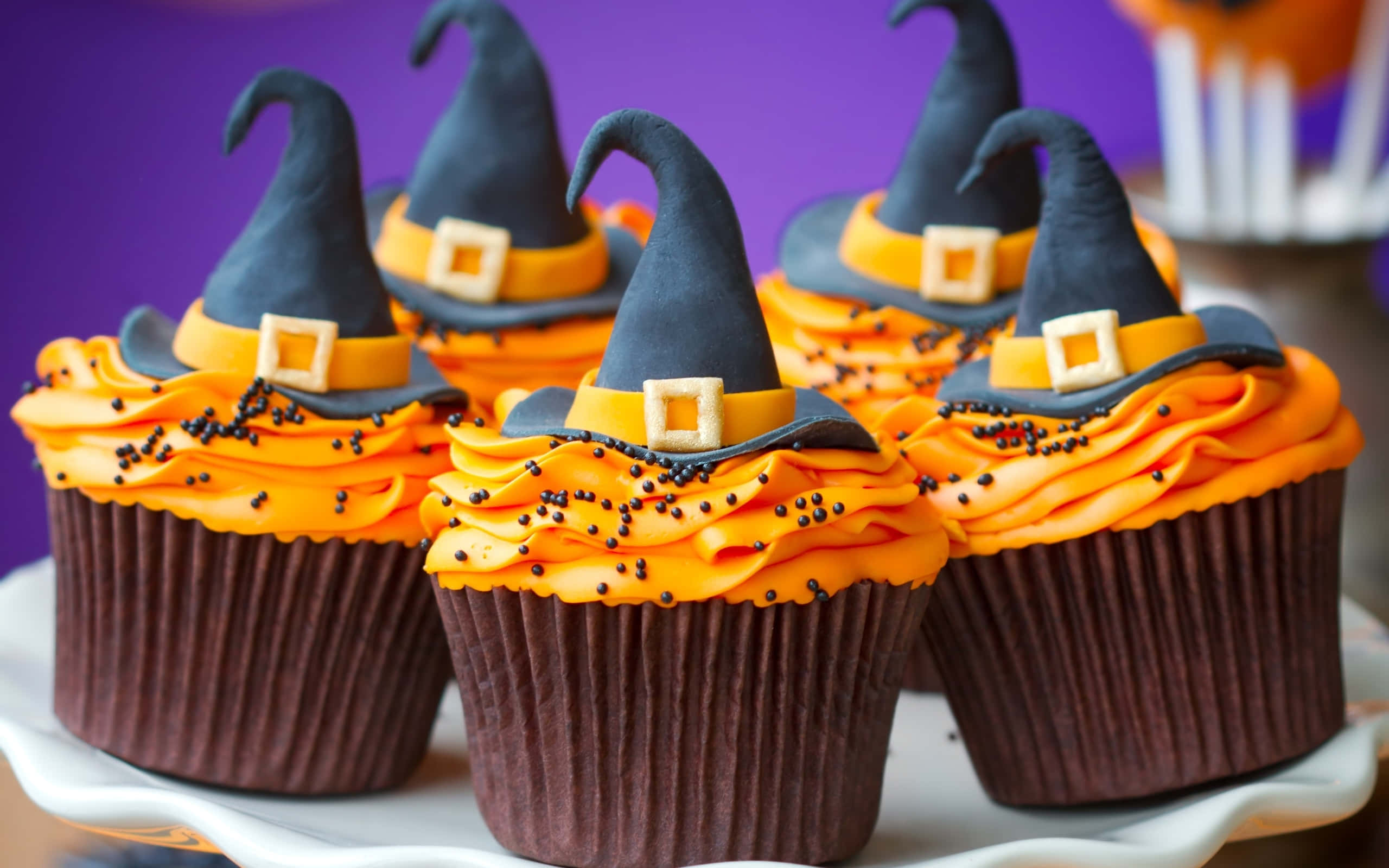 Halloween Cupcakes, witch hats, orange frosting, 2K Desktop Wallpaper