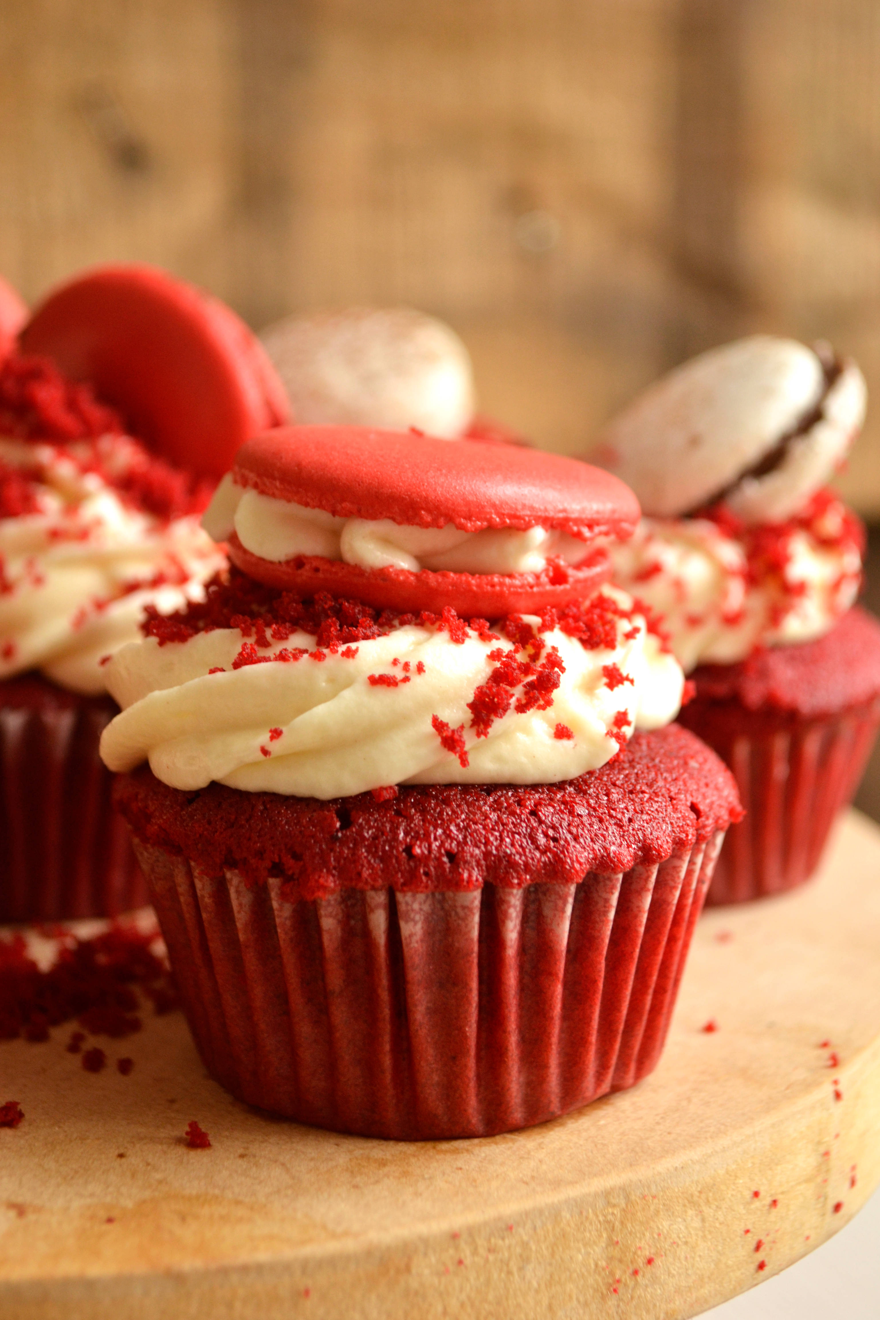 red velvet, cream cheese frosting, red macarons, 4K Phone Wallpaper