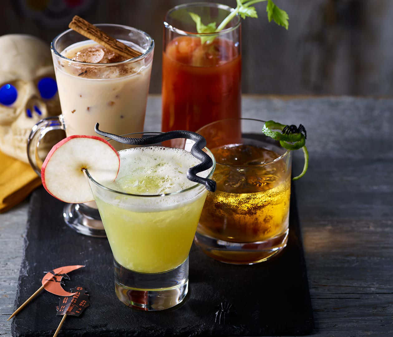 Halloween Drinks, spooky Halloween cocktails, apple slices, SD Desktop Wallpaper