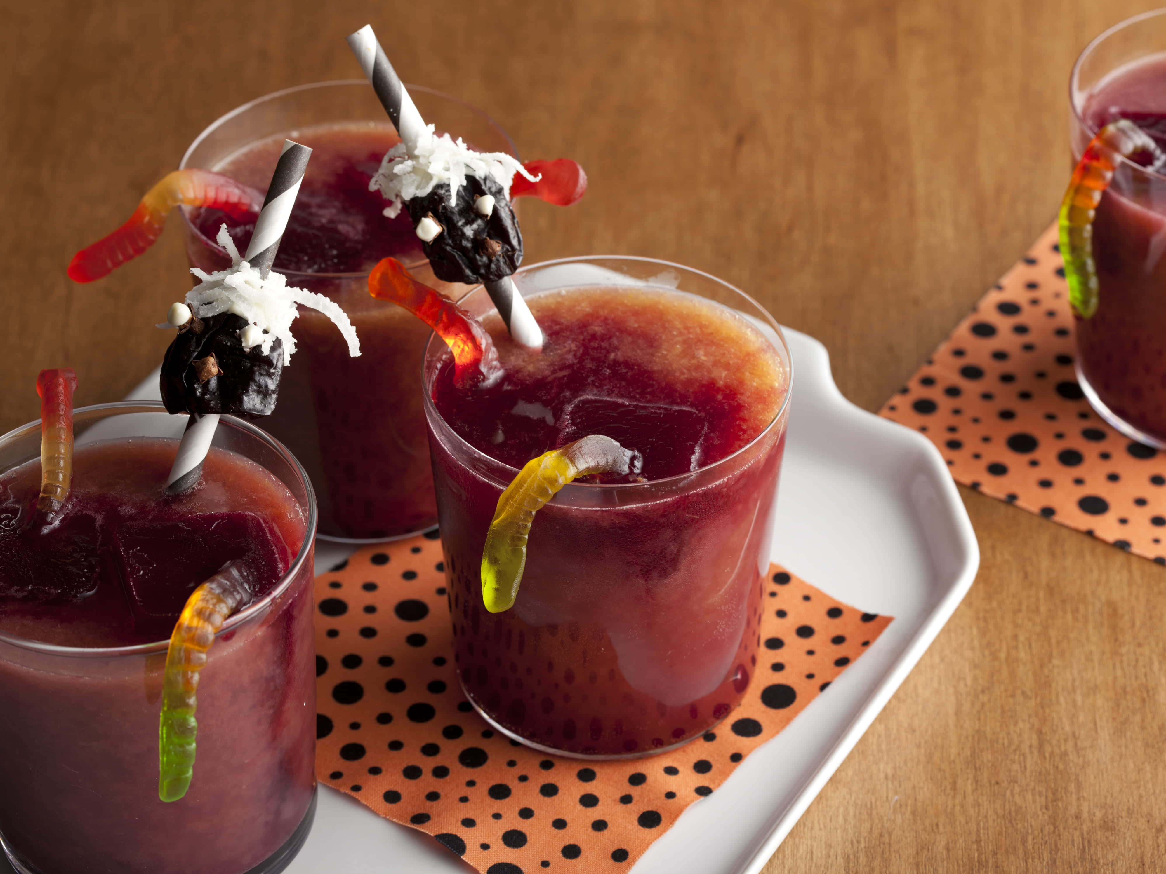 Halloween cocktails, dark red, gummy worms, 4K Desktop Wallpaper