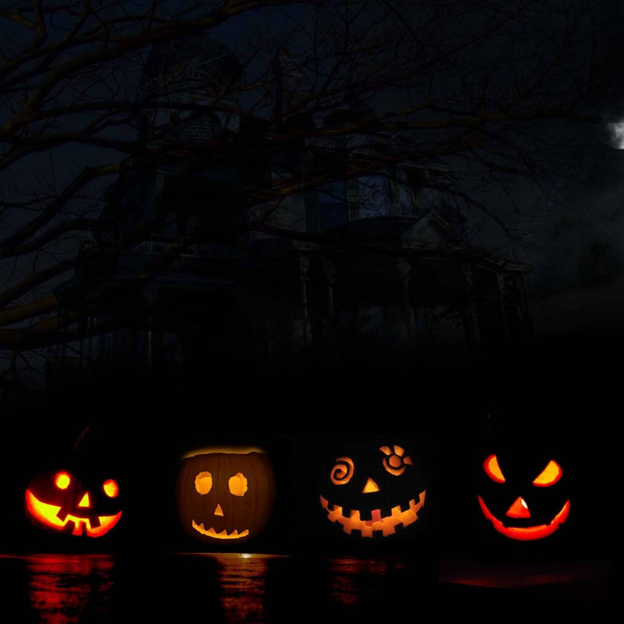 Halloween iPad, jack-o'-lanterns, dark, eerie night scene, Full HD Desktop Wallpaper