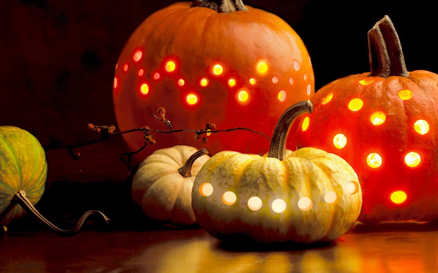 Halloween Macbook, Glowing pumpkins, warm lights, HD Desktop Wallpaper