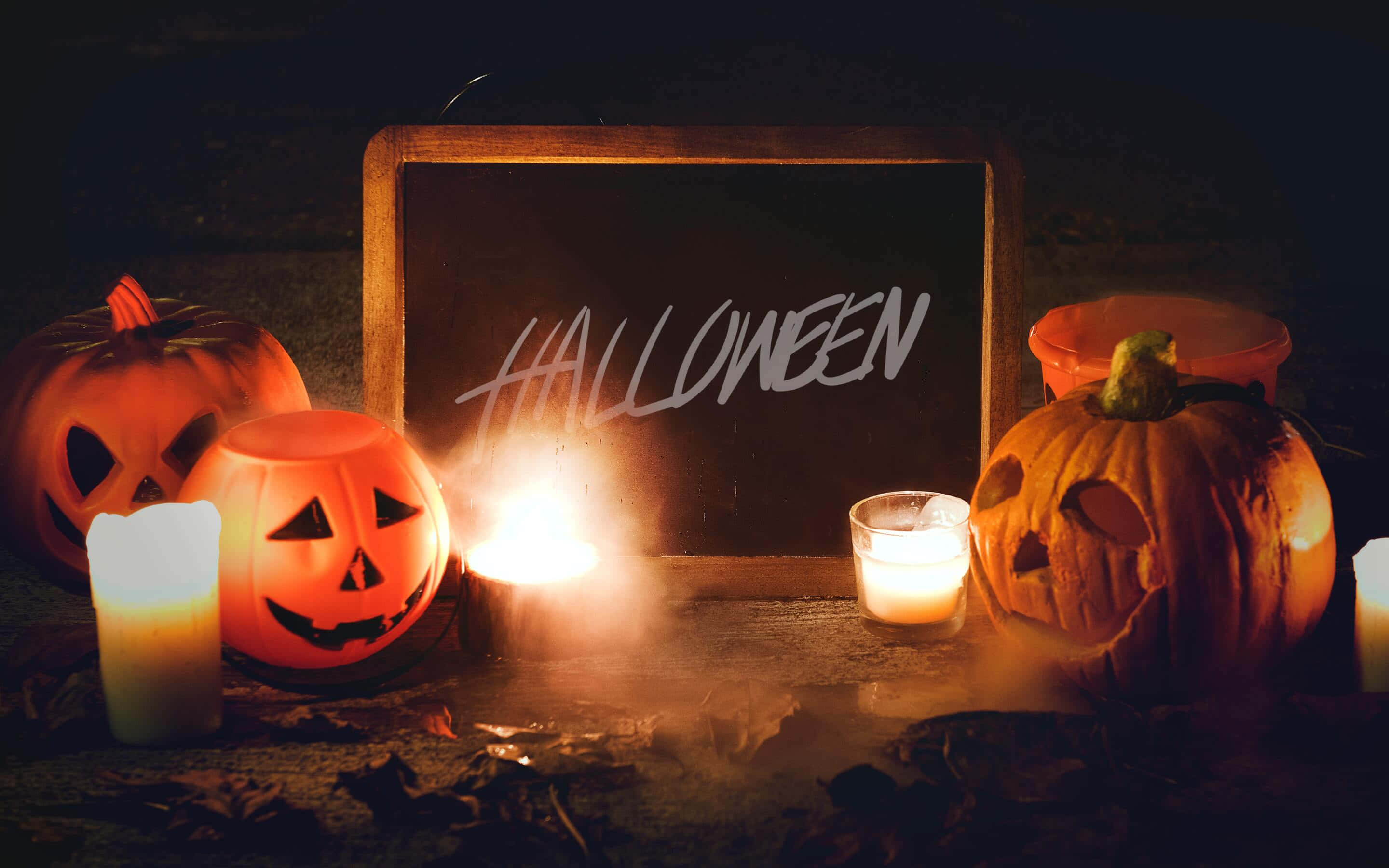 Halloween Macbook, chalkboard, jack-o'-lanterns, 2K Desktop Wallpaper