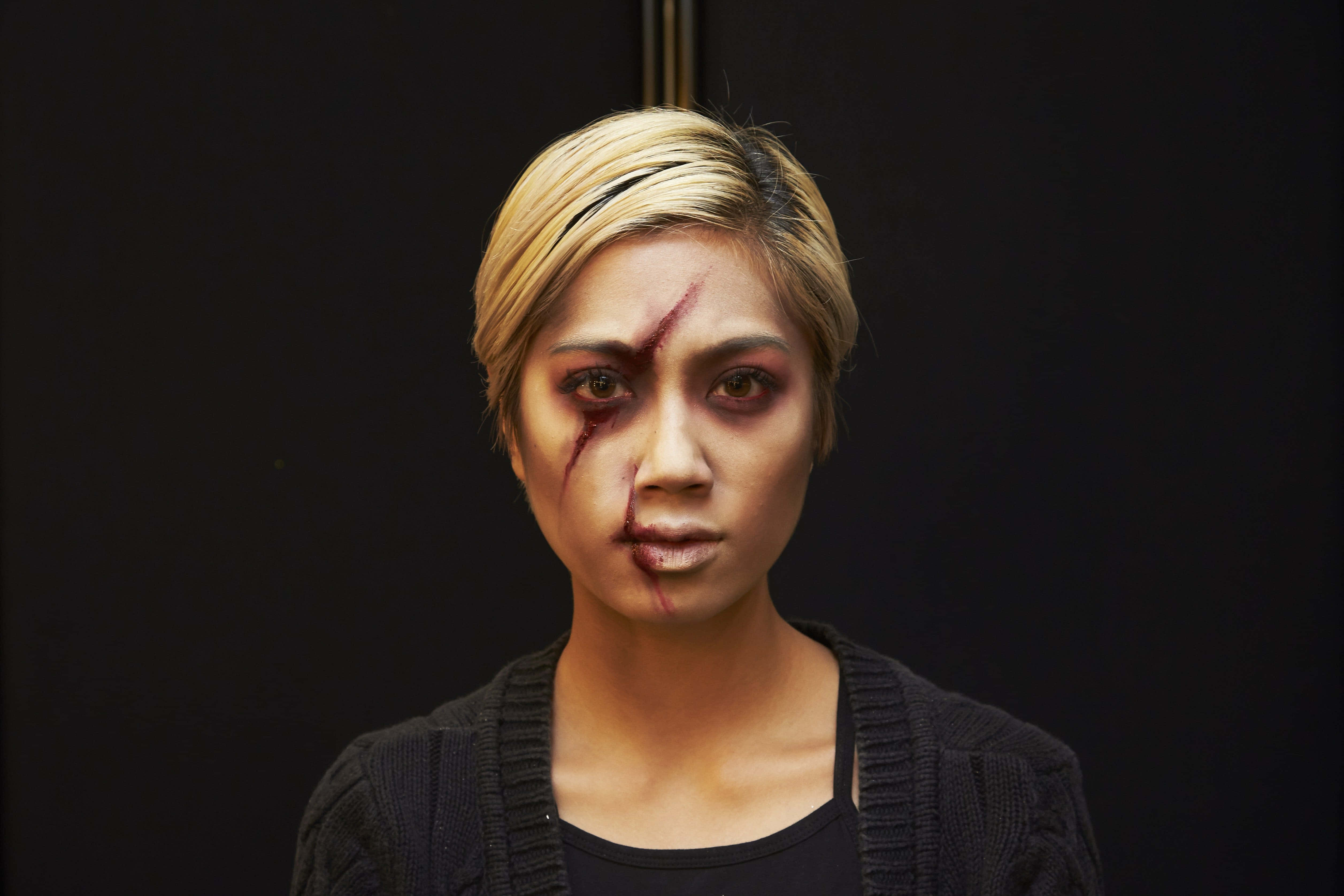 Halloween Makeup, blonde hair, blood streaks, 4K Desktop Wallpaper